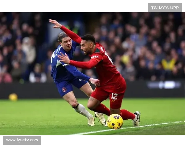 克雷伊奇角球进攻中头球破门，狼队客场意外扳平